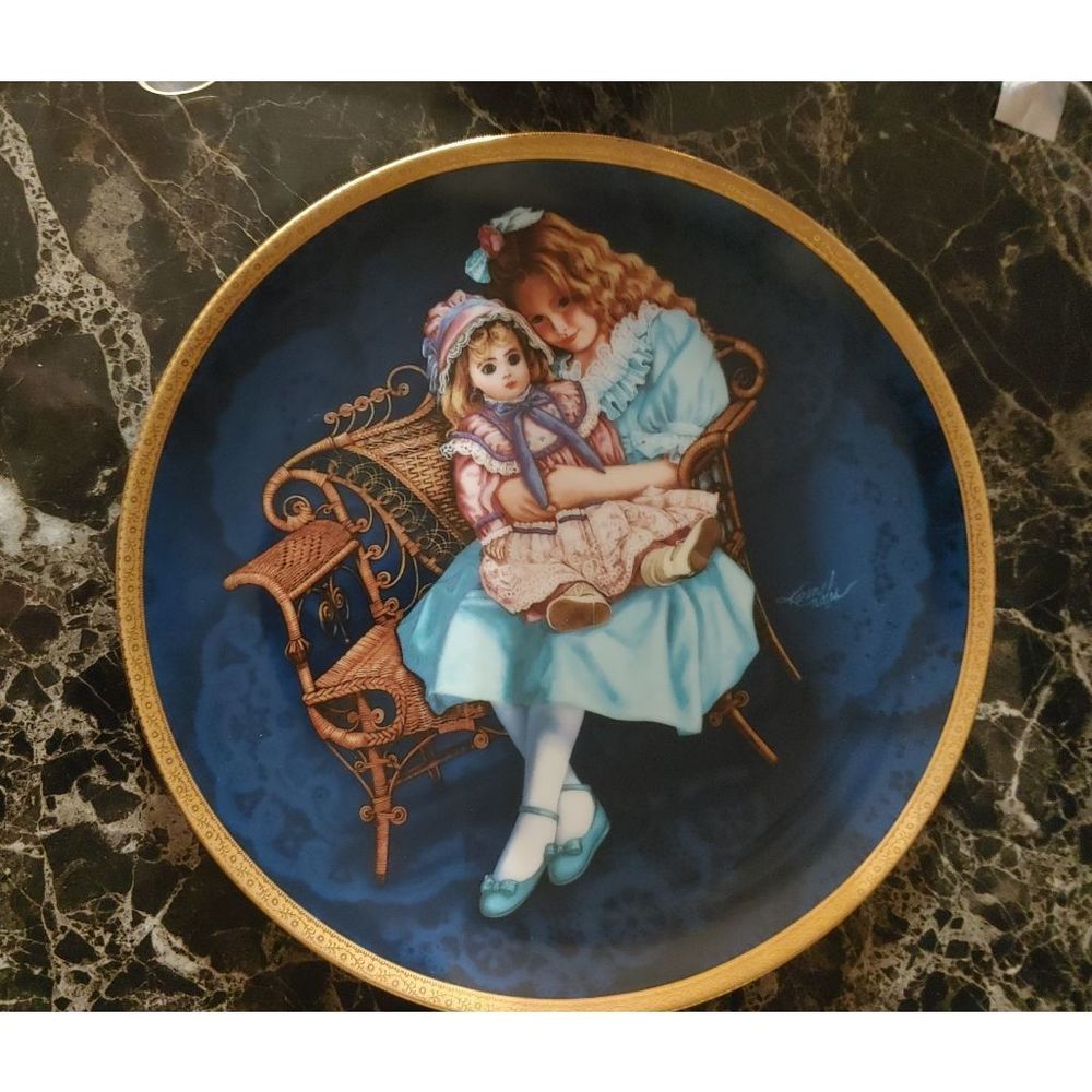 🦩The Hamilton Collection Claire and Nicole by Karen Knoles plate Vintage